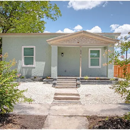 Cozy And Lovely 2Br 2Ba Apt#A Near Lively Downtown
